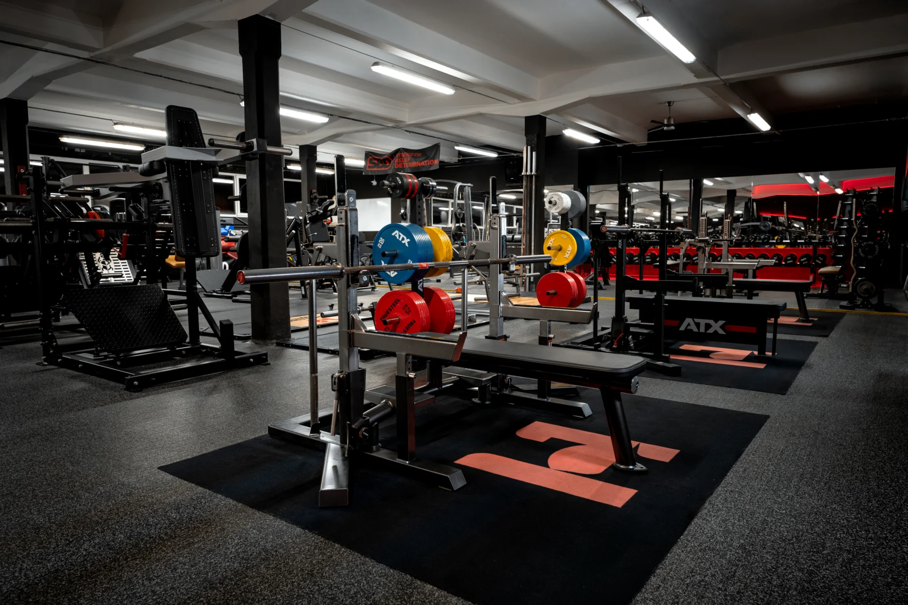 Bench press a další vybavení